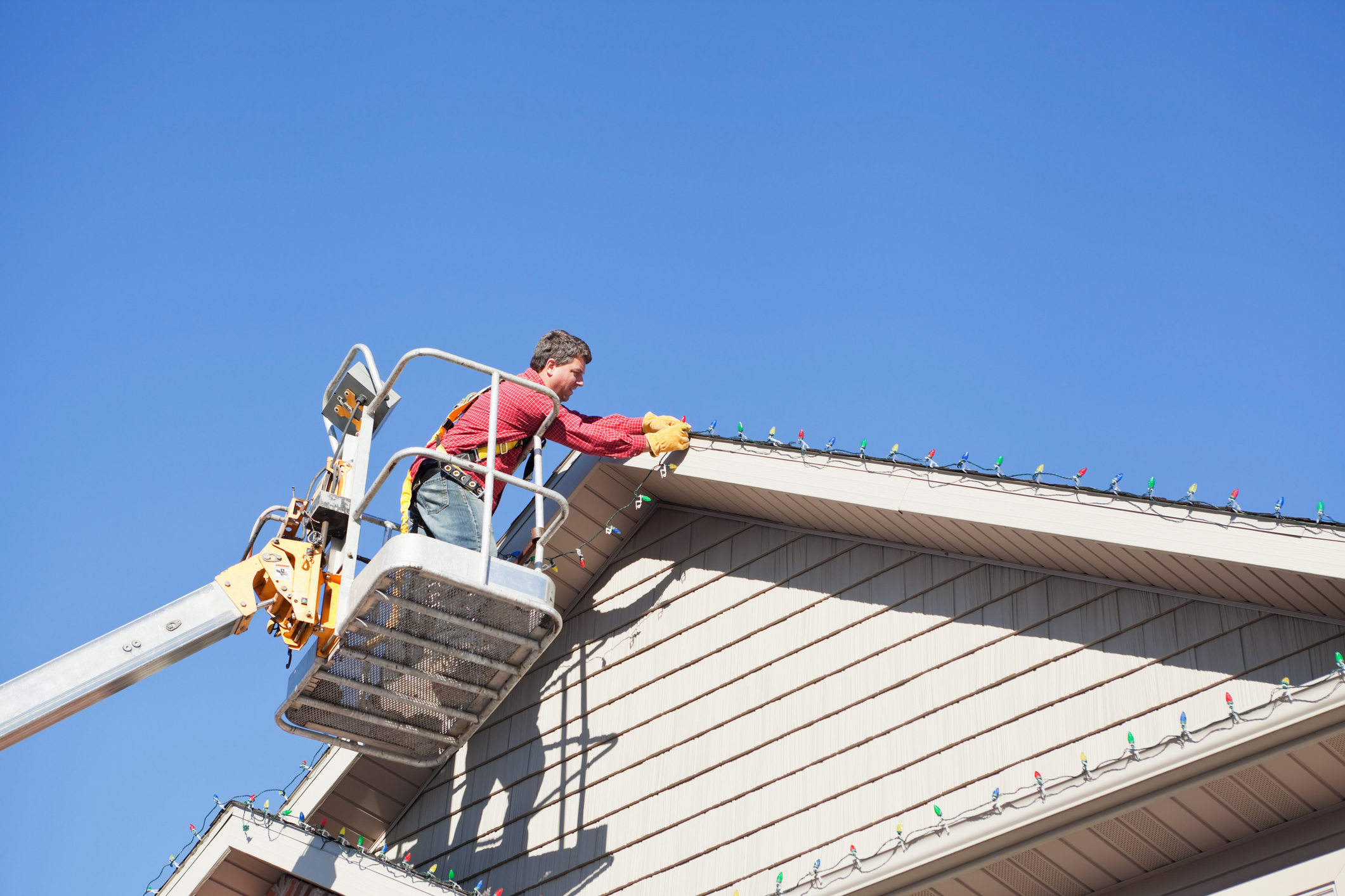 Professional installer holiday lights